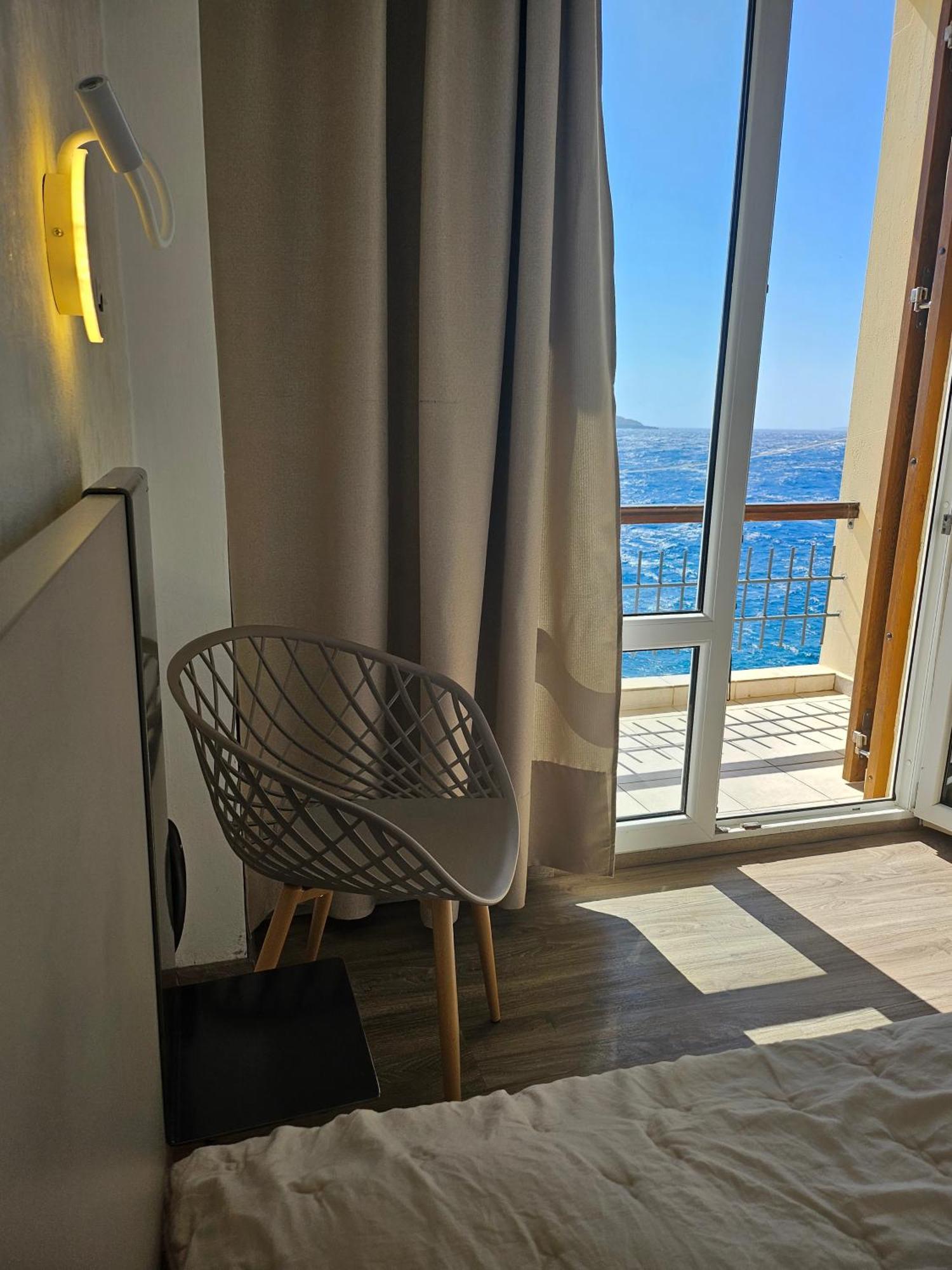 Nisaki Hotel & Elite Suites Ermoupoli Esterno foto
